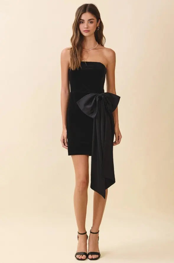 Velvet Oversized Bow Detail Strapless Dress