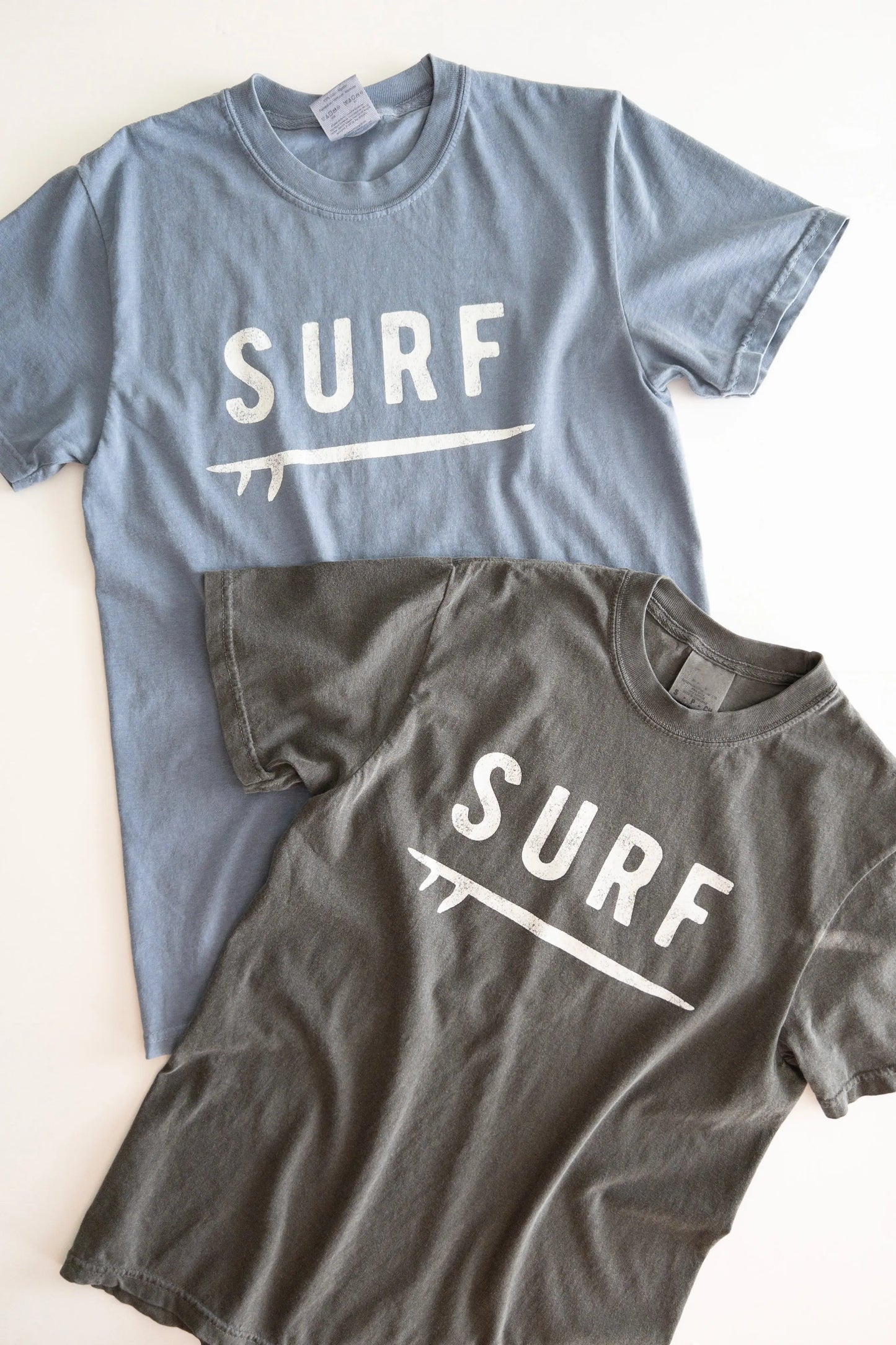 The Tiny Details SURF Vintage Graphic T-Shirt