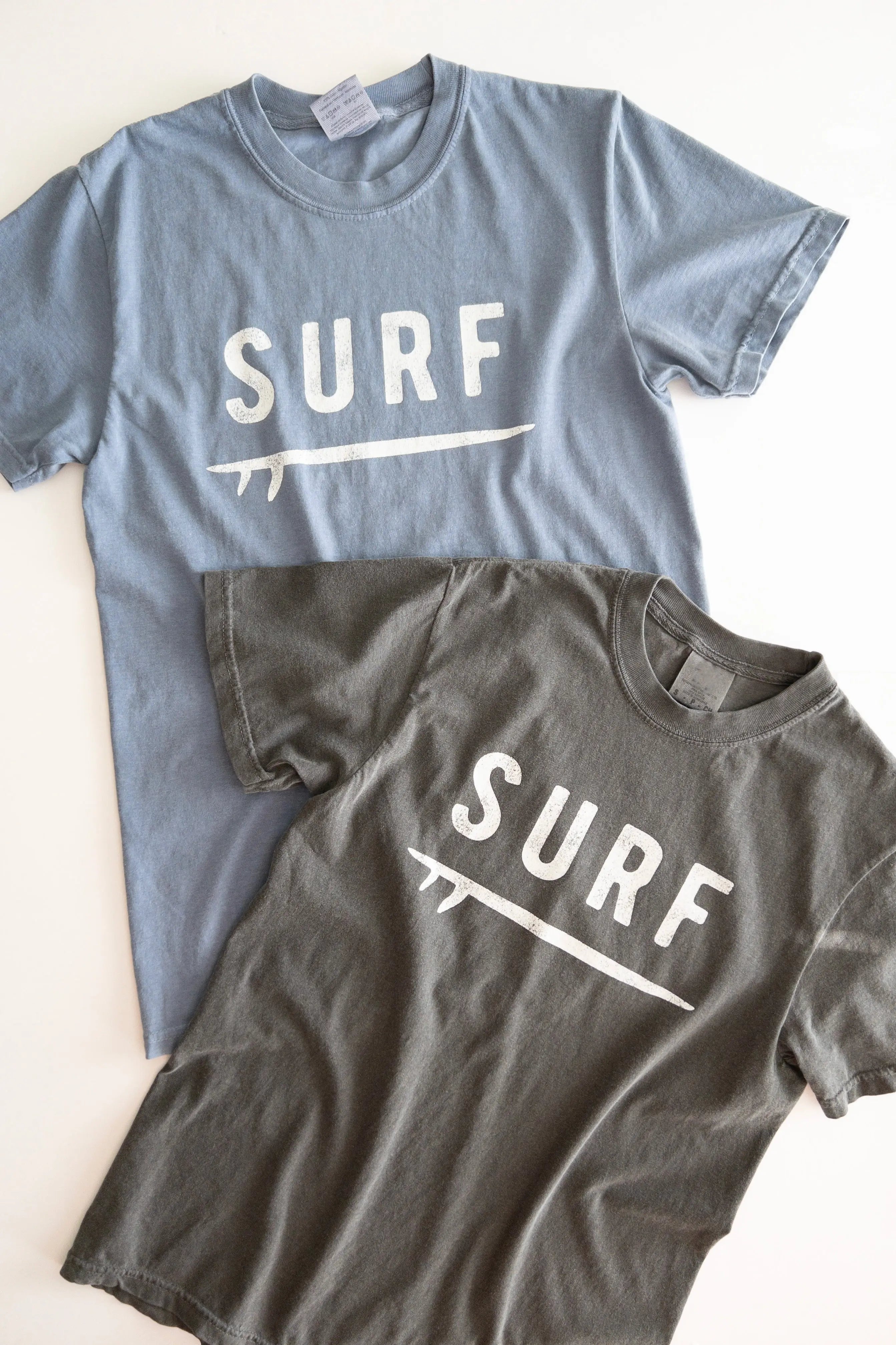 The Tiny Details SURF Vintage Graphic T-Shirt