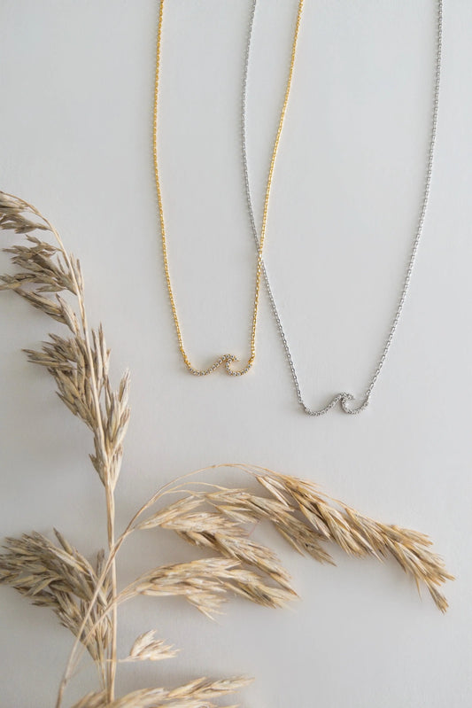 The Tiny Details Wave Rhinestone Pendant Necklace